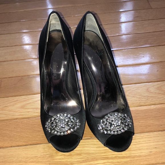 Shoes - Picture 4 of 4